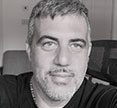 נדב עזרא מעצב גופנים ובעלים